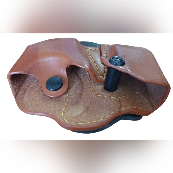 Gould & Goodrich Handcuff & Magazine Holster - Picture 2 of 4